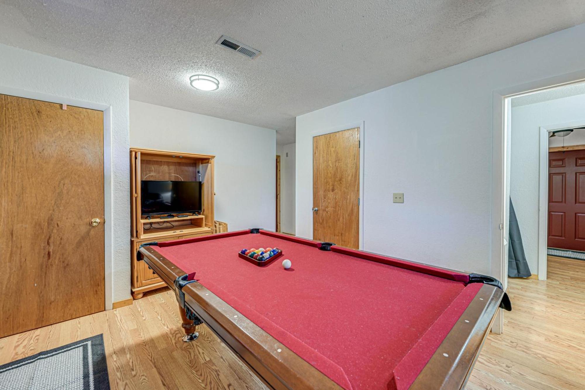 Bryson City Cabin With Hot Tub, Views And Pool Table! Exterior photo